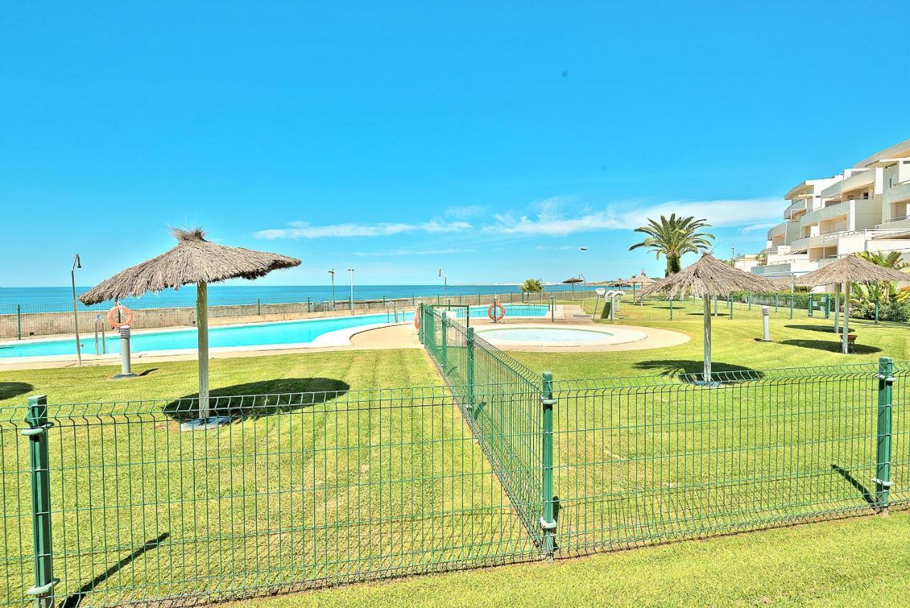 On Beach Deluxe Apartment With Pools And Own Garden El Puerto de Santa María Eksteriør bilde