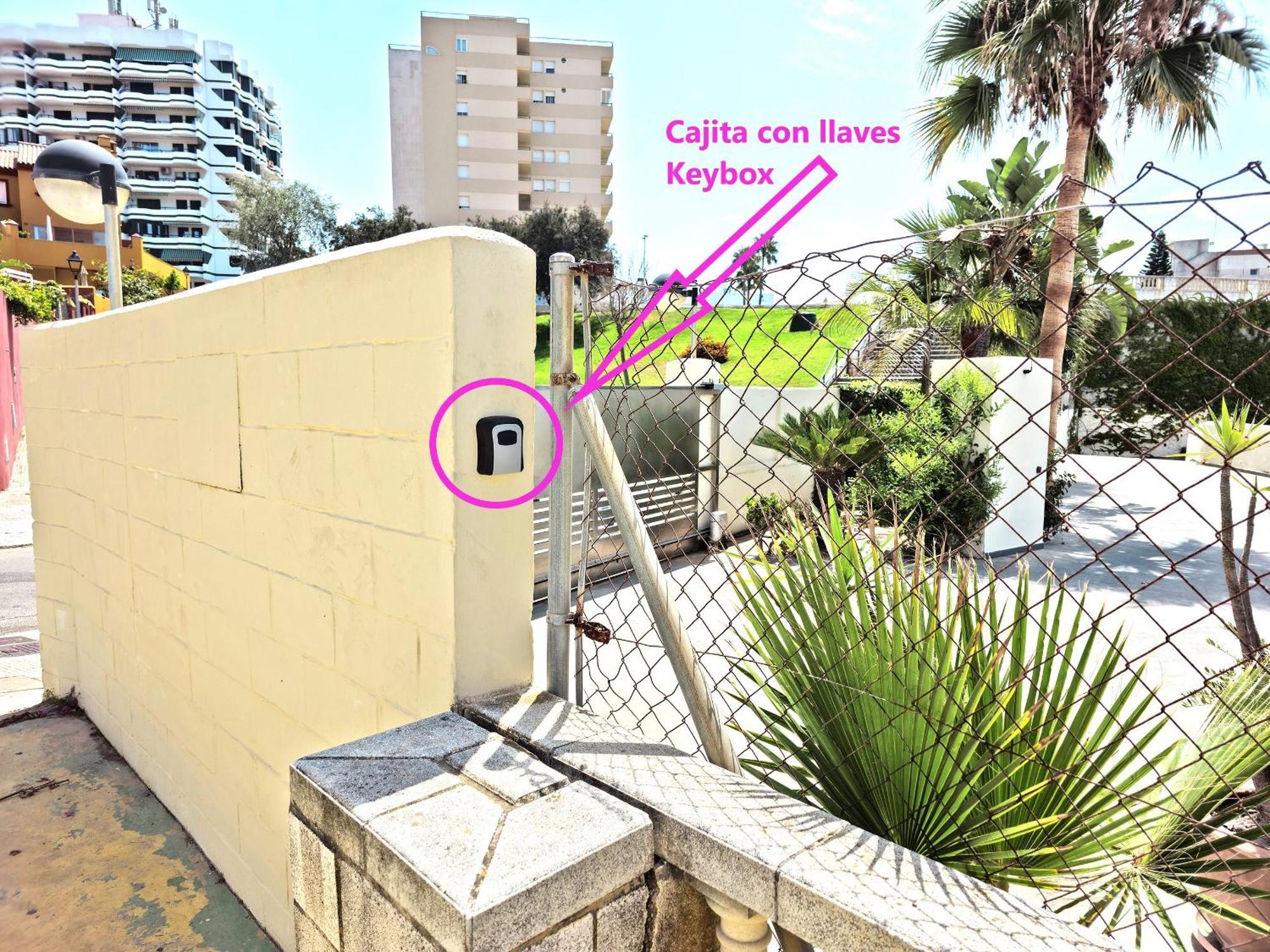 On Beach Deluxe Apartment With Pools And Own Garden El Puerto de Santa María Eksteriør bilde